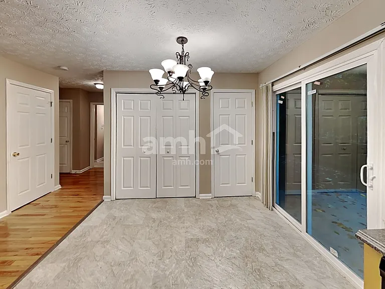 2376 Rimmele Dr — Photo 5