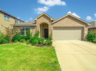 2124 Long Forest Rd, Heartland, TX 75126
