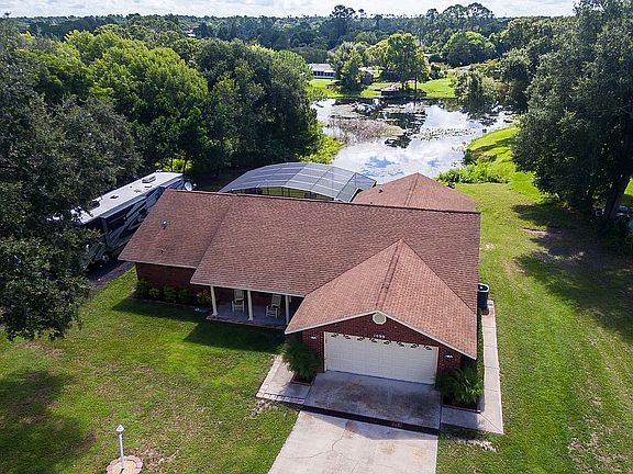 2nd image of 1099 Fountainhead Dr