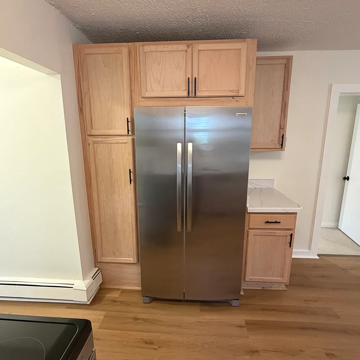 3 bed, 900 sqft, $2,950 — Photo 2