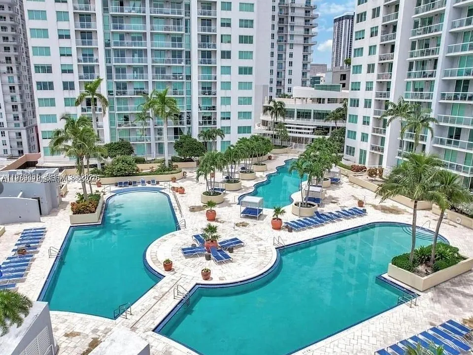 244 Biscayne Blvd #440
