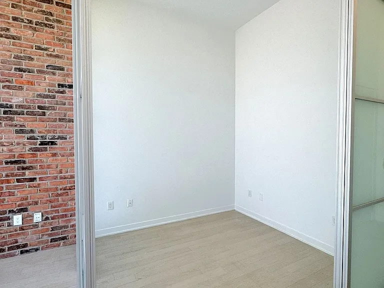 88 Colgate Ave #Penthouse 732 — Photo 15