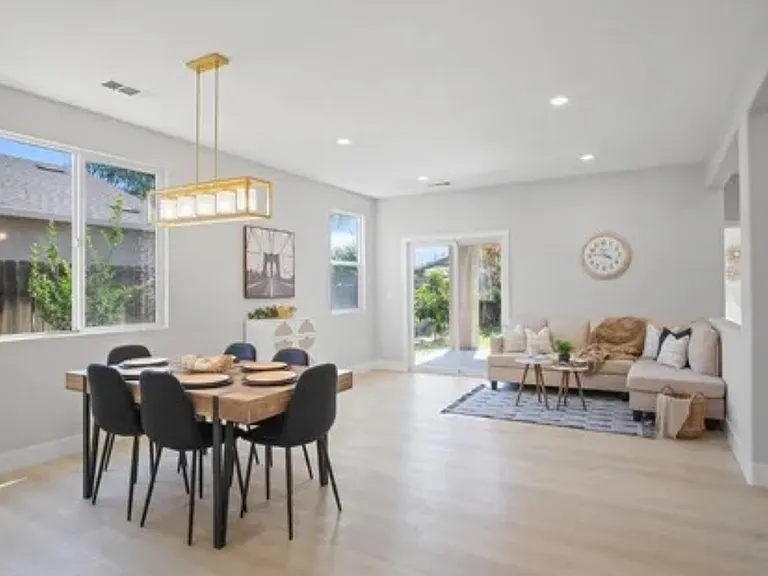 1625 Jardin Way — Photo 5