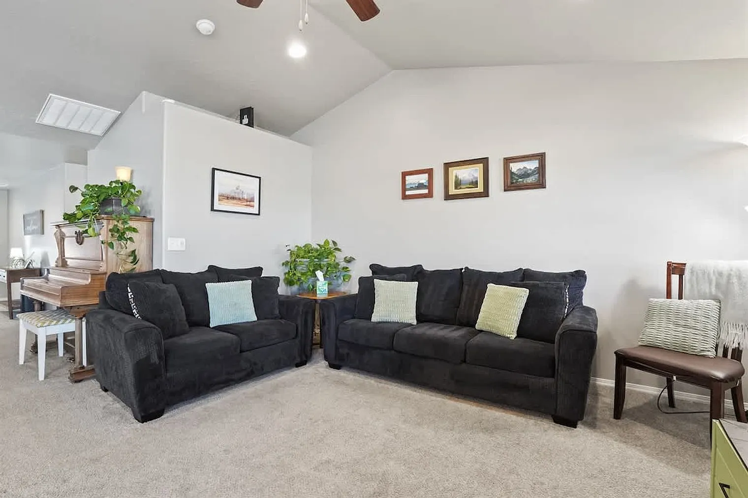 3 bed, 2.0 bath, $5,823 — Photo 3