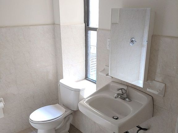 3rd image of 522 W 136th St APT 1A