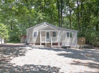 67 Hanamalea Ln, Topping, VA 23169