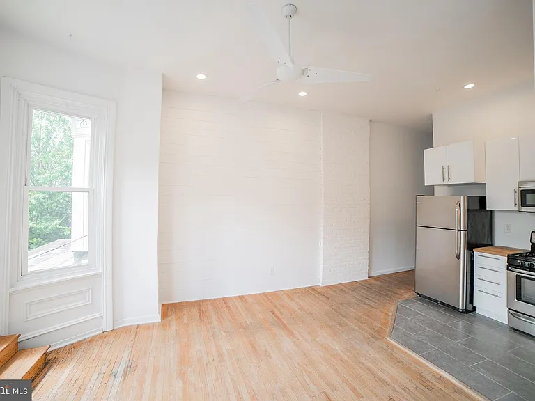 2108 Pine St #2R — Photo 4