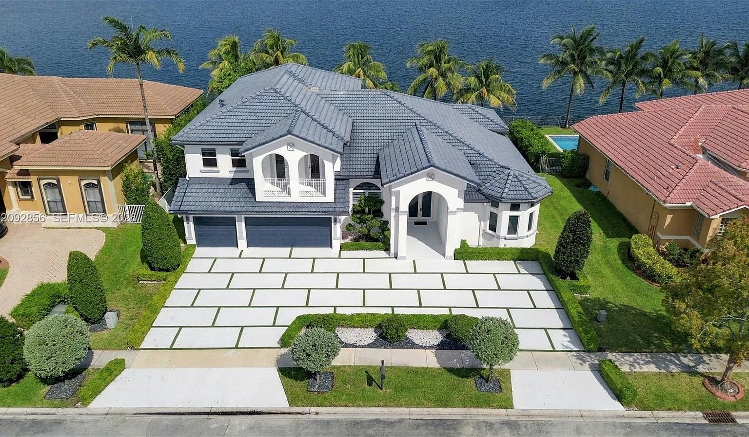 Harbour Lakes Estates — Photo 3