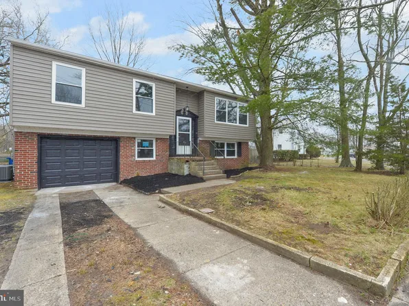 22 3rd Ave, Pemberton, NJ 08068