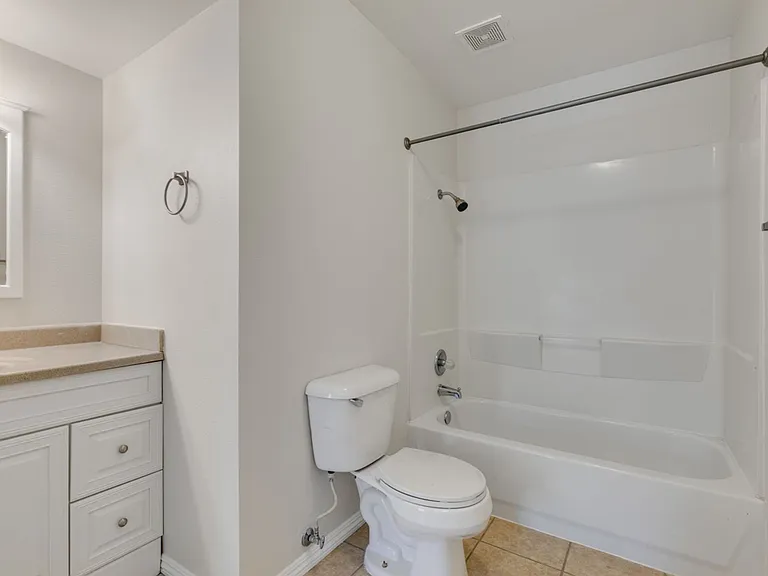 784 Anne Ln — Photo 33