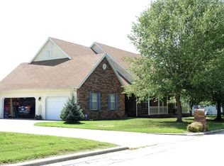 1506 Granite Dr, Nixa, MO 65714