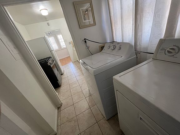 4th image of 339 N Louise St #A