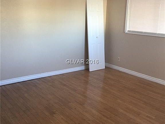 4th image of 233 Wisteria Ave #0