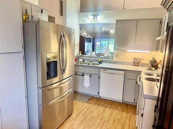 5th image of 3121 BEECHER DRIVE E #D