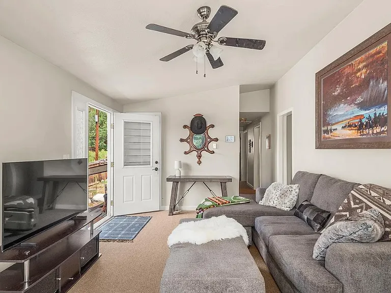 112 E Hillside Dr #2 — Photo 3