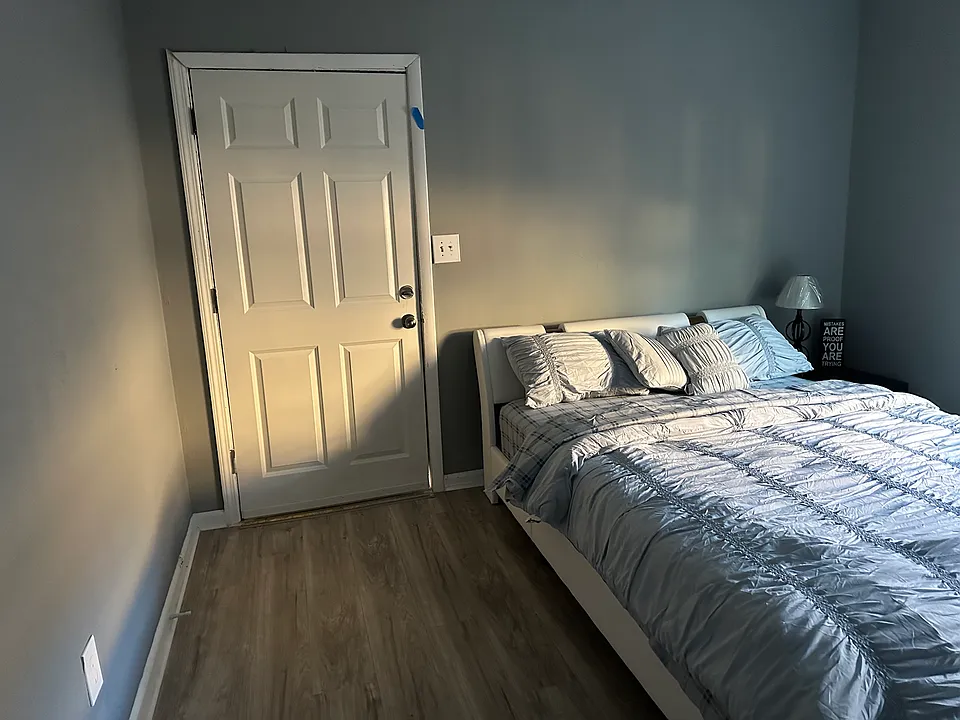 1571 Wellworth Ave