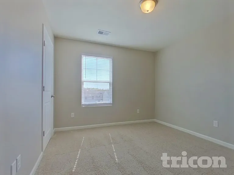 1076 Crescent Moon Loop Rd — Photo 9