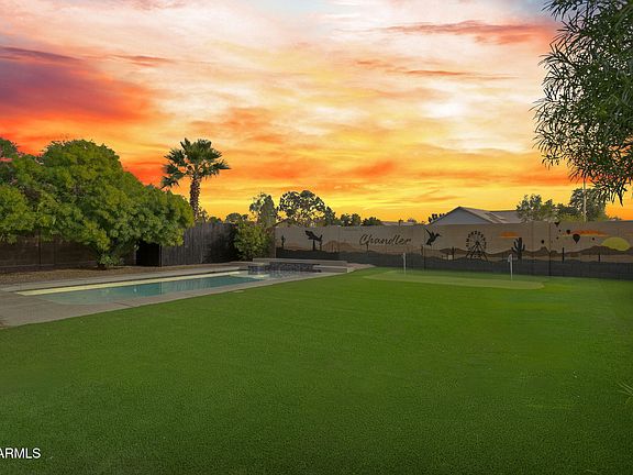 5th image of 1591 E Carla Vista Drive
