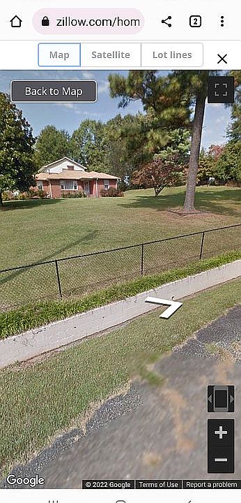 1st image of 460 Roseway Cir
