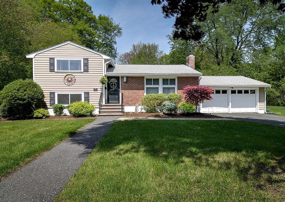 1st image of 29 Little Tree Ln