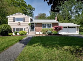 29 Little Tree Ln, Framingham, MA 01701
