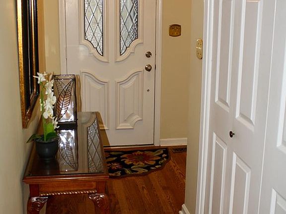 3rd image of 4101 Mason Woods Ln