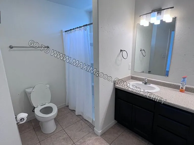 389 White River Dr — Photo 12
