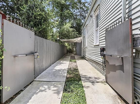 4th image of 1126 Erato St #B