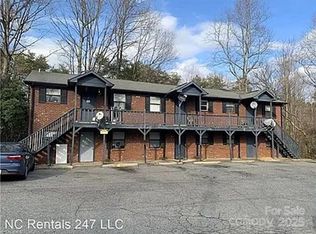 2405 Markwood Ln, Winston Salem, NC 27107