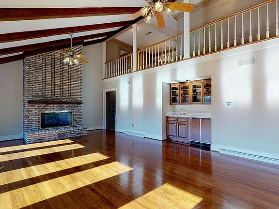 2nd image of 159 Waterford Ct