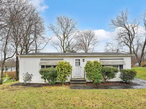 17 Phoenix Road, Colchester, CT 06415