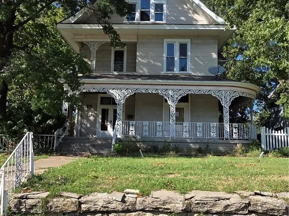 902 W Maple Ave, Independence, MO 64050
