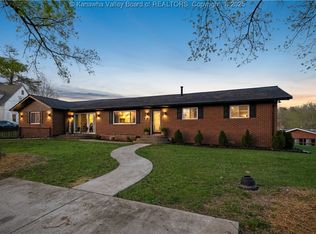 5438 Longview Dr, Cross Lanes, WV 25313