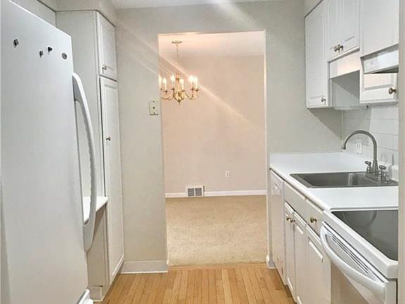 5th image of 60 Hamlin Sq APT 7
