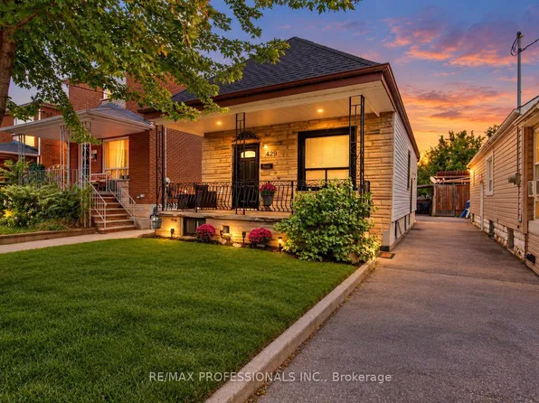 429 Gilbert Ave, Toronto, ON M6E 4X2