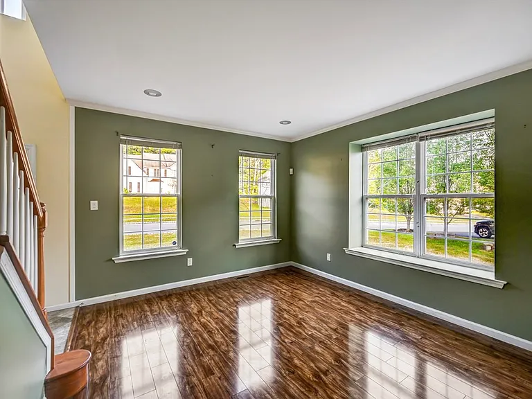 115 Daffodil Dr — Photo 9