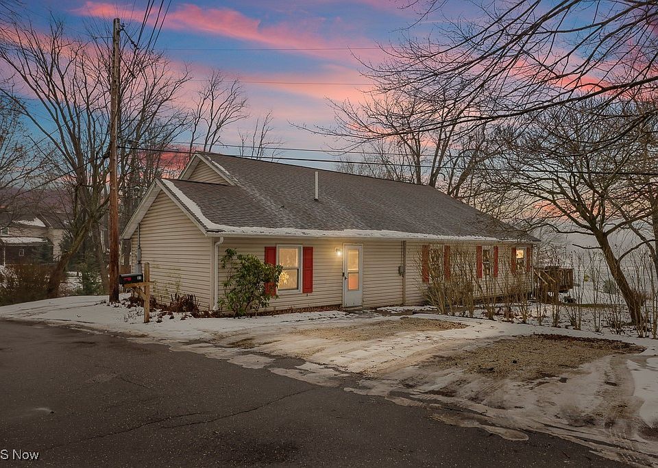 1st image of 81 Cherry Dr NW