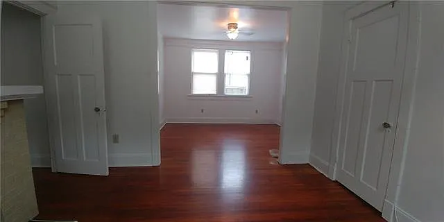 Building Photo 3