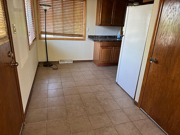 2nd image of 1546 Conway St #1
