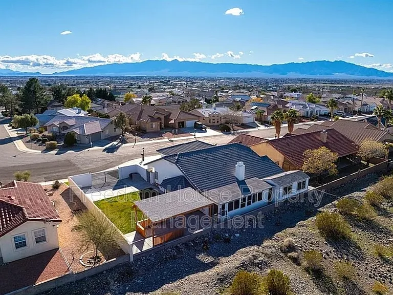 3630 E Vineyard Dr N — Photo 62