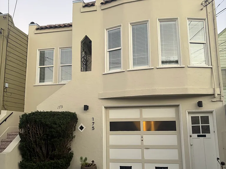 Sweeny St — Photo 1