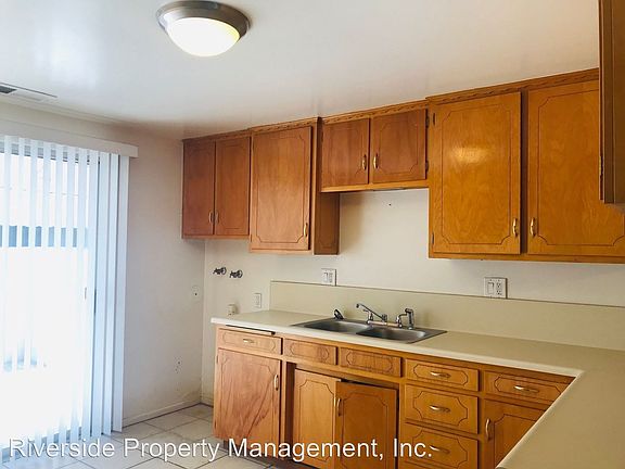 4th image of 185 E Ralston Ave