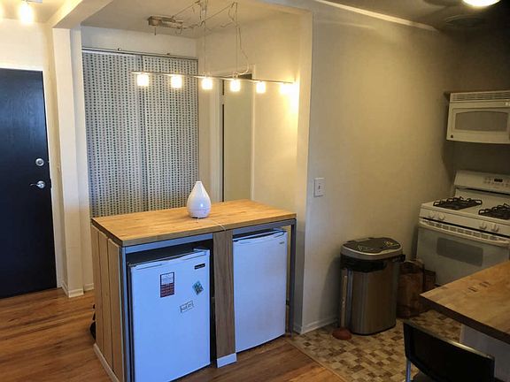 5th image of 515 W Wrightwood Ave APT 419