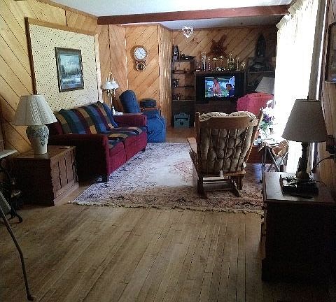 3rd image of 709 Scovia Ave