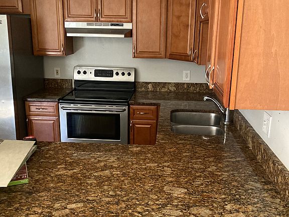 3rd image of 946 W Millard Ct