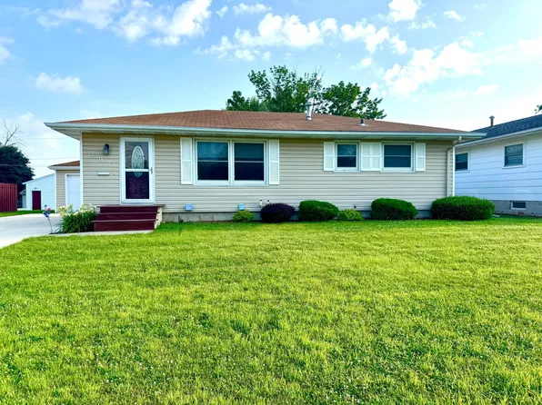 207 3rd St SE, Stewartville, MN 55976