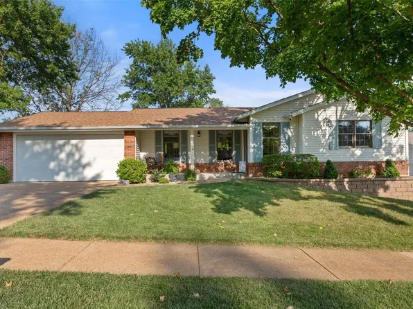 5812 Birch Hollow Dr, Saint Louis, MO 63129