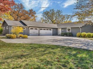 5690 Barrington Rd, Morris, IL 60450