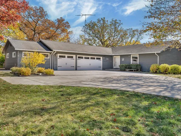 5690 Barrington Rd, Morris, IL 60450