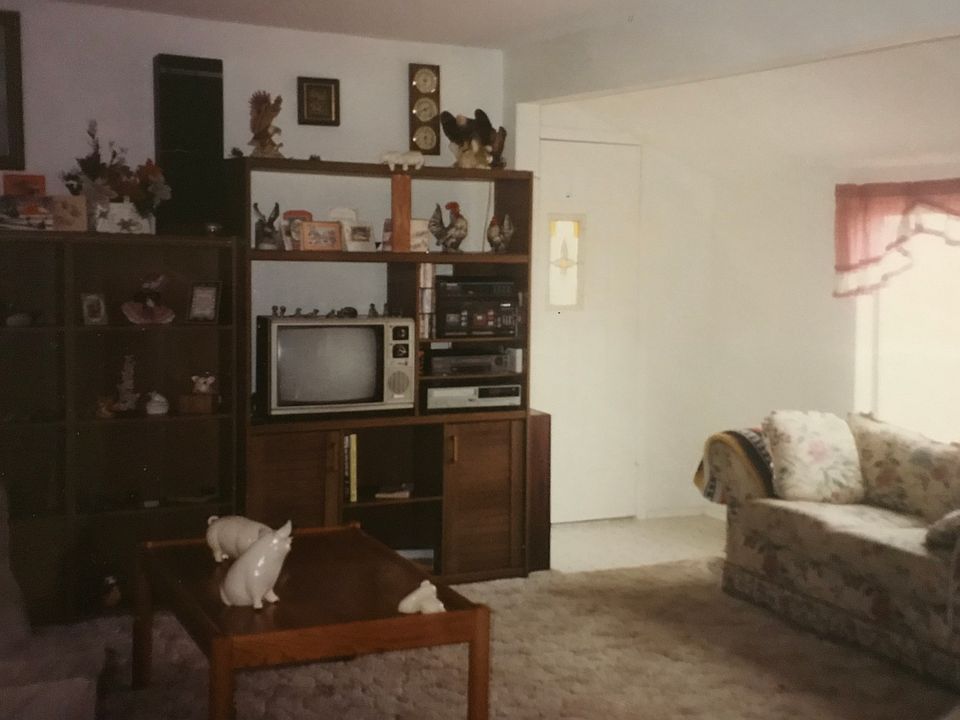 2nd image of 450-020 Hamlin Dr